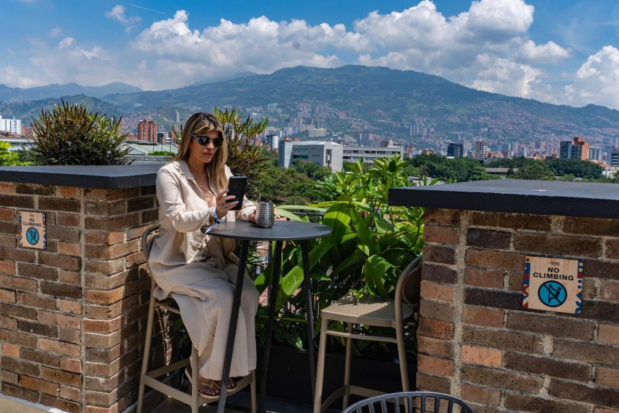Los Patios Cool Living ميديلين المظهر الخارجي الصورة